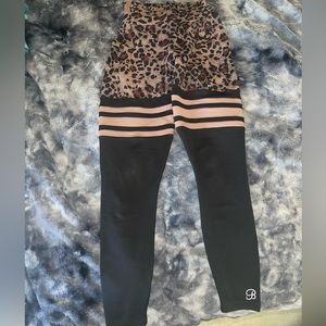 Lightly worn bombshell brown camo leggings small